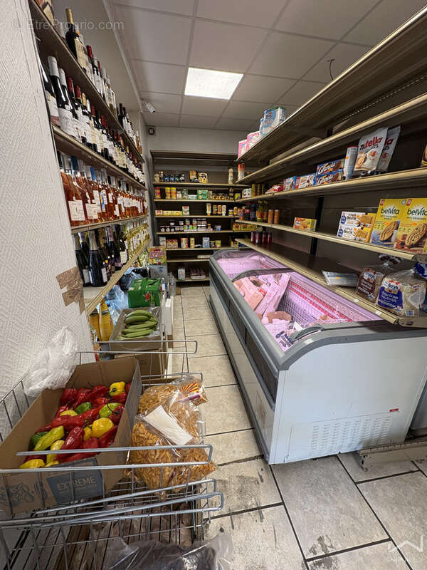 Appartement à VENEUX-LES-SABLONS