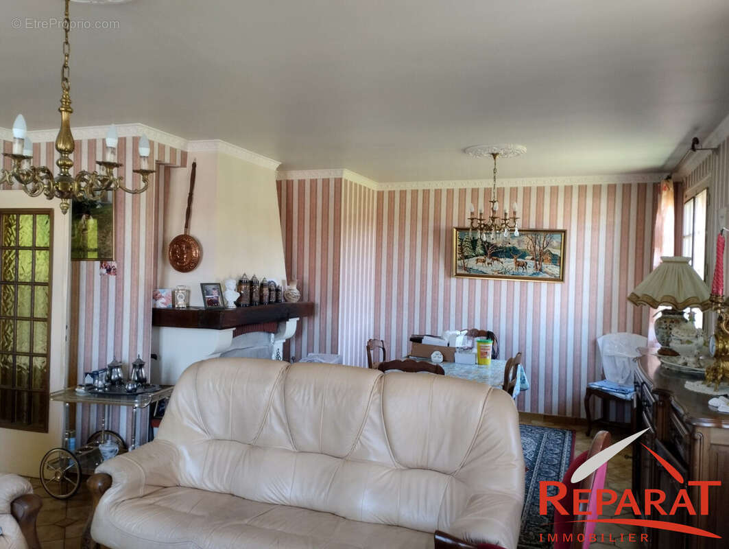 Maison à SAINT-AULAIRE