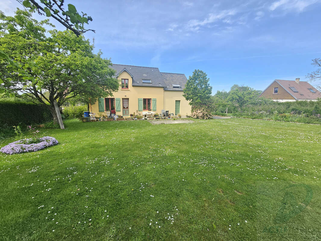 Maison à MESSEI