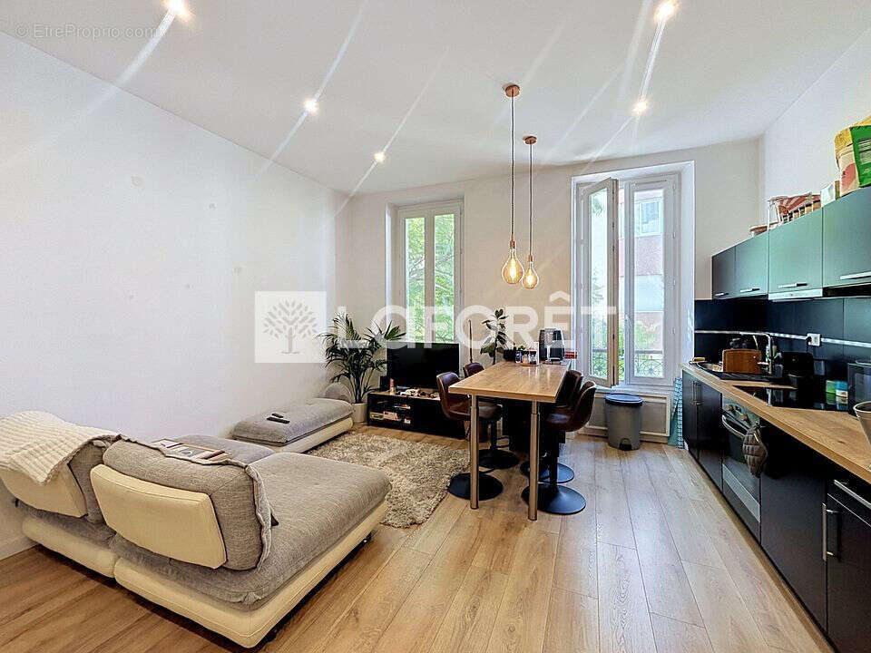 Appartement Marseille 2 pièce(s) 45 m2 - photo 2