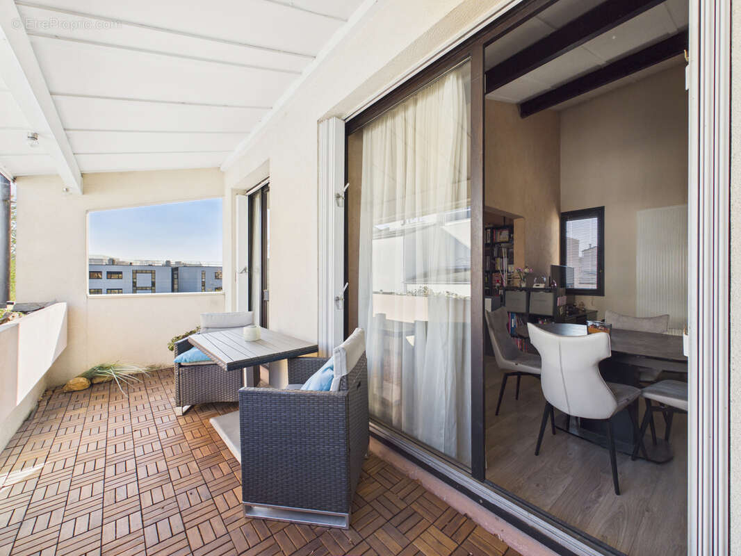 Appartement à SARTROUVILLE