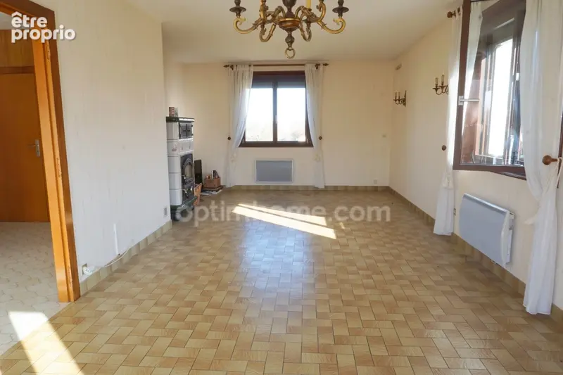 Maison de 155 m² à vendre en excellent état, 4 chambres, 6 pièces et spacieux garage - photo 4