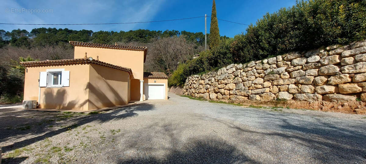 Nouveaute neoprovencale 5 p -157 m2 sur 1500 m2 de terrain- - photo 30