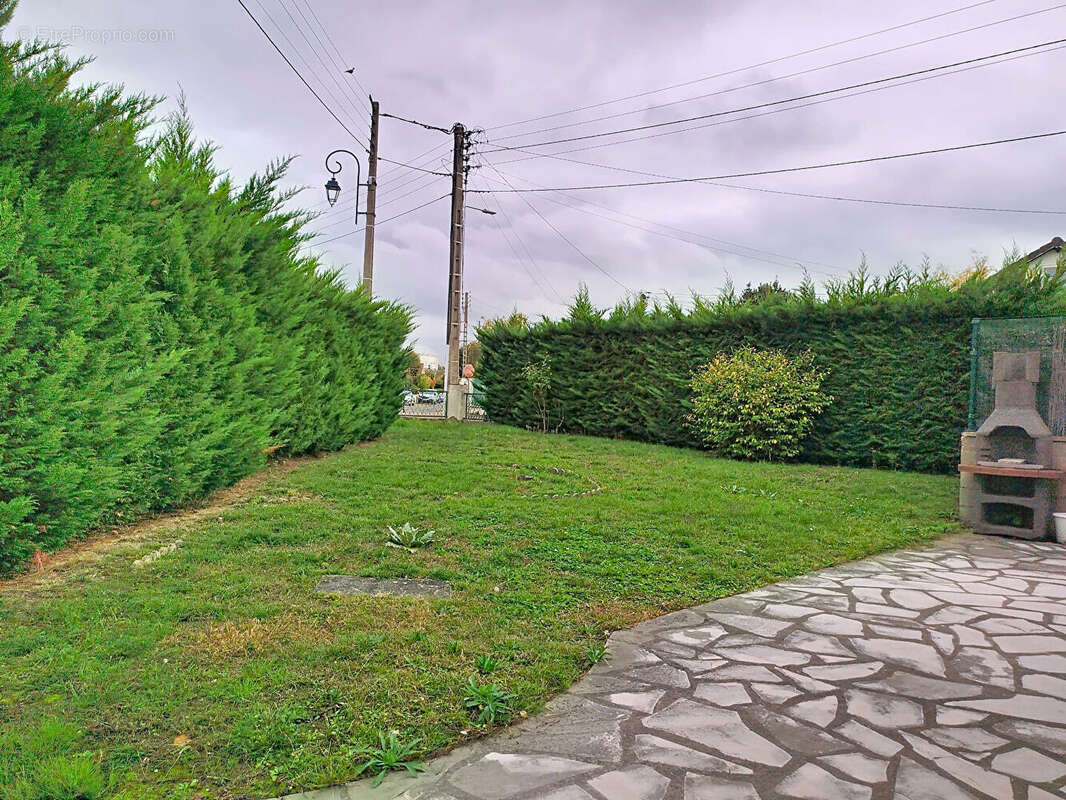 Maison à VIGNEUX-SUR-SEINE