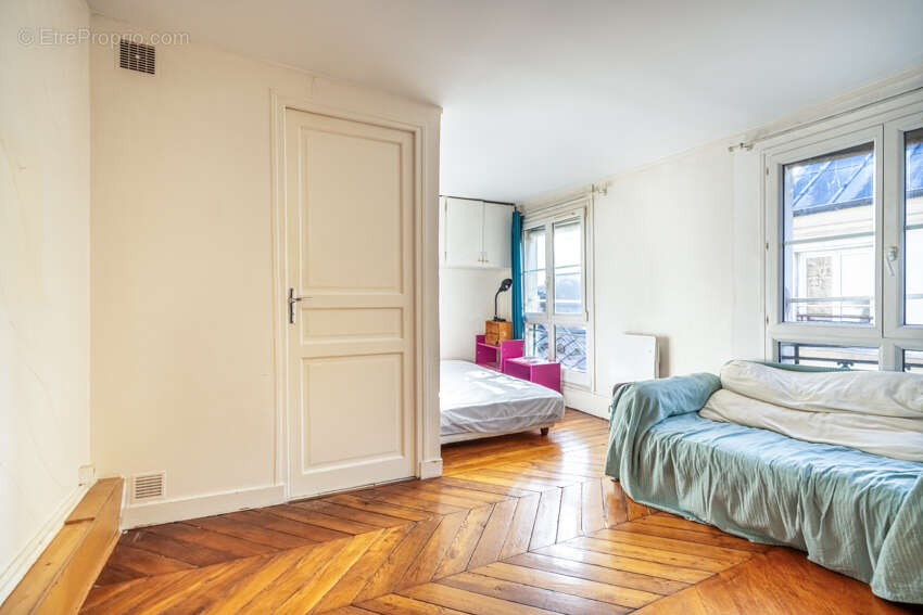 Appartement à PARIS-11E