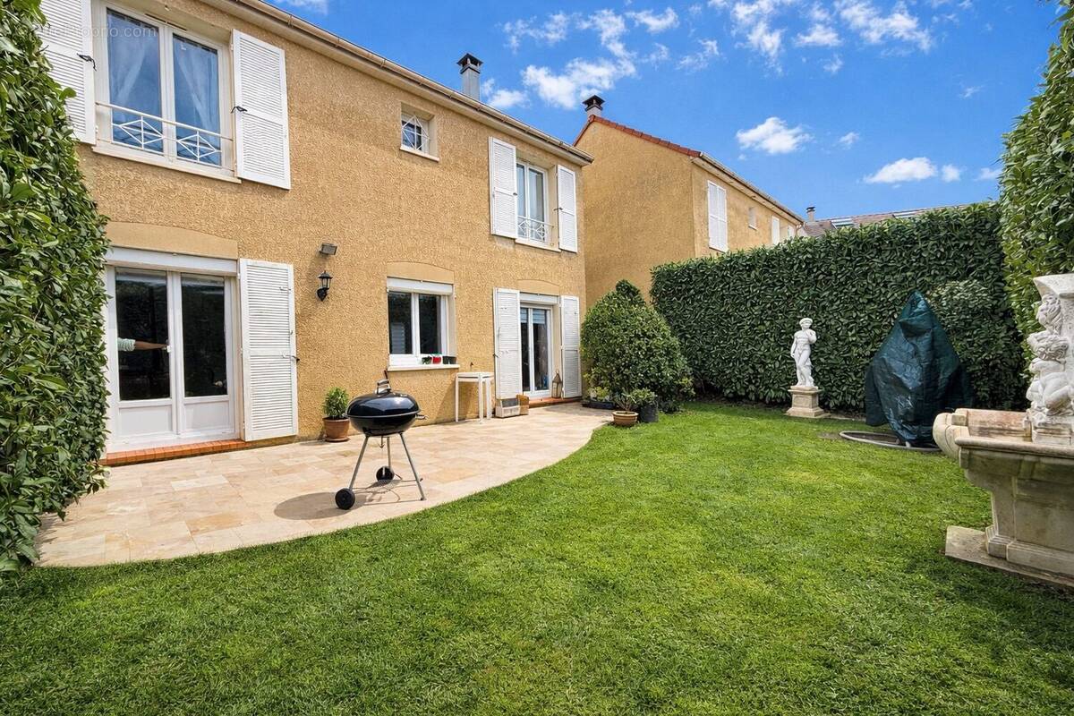 Maison à MONTEVRAIN