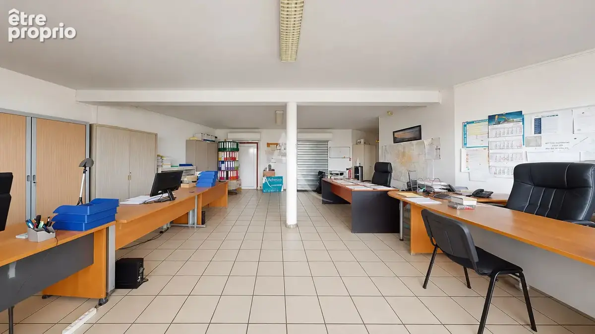 Local commercial Pontcarre 105 m2 - photo 4