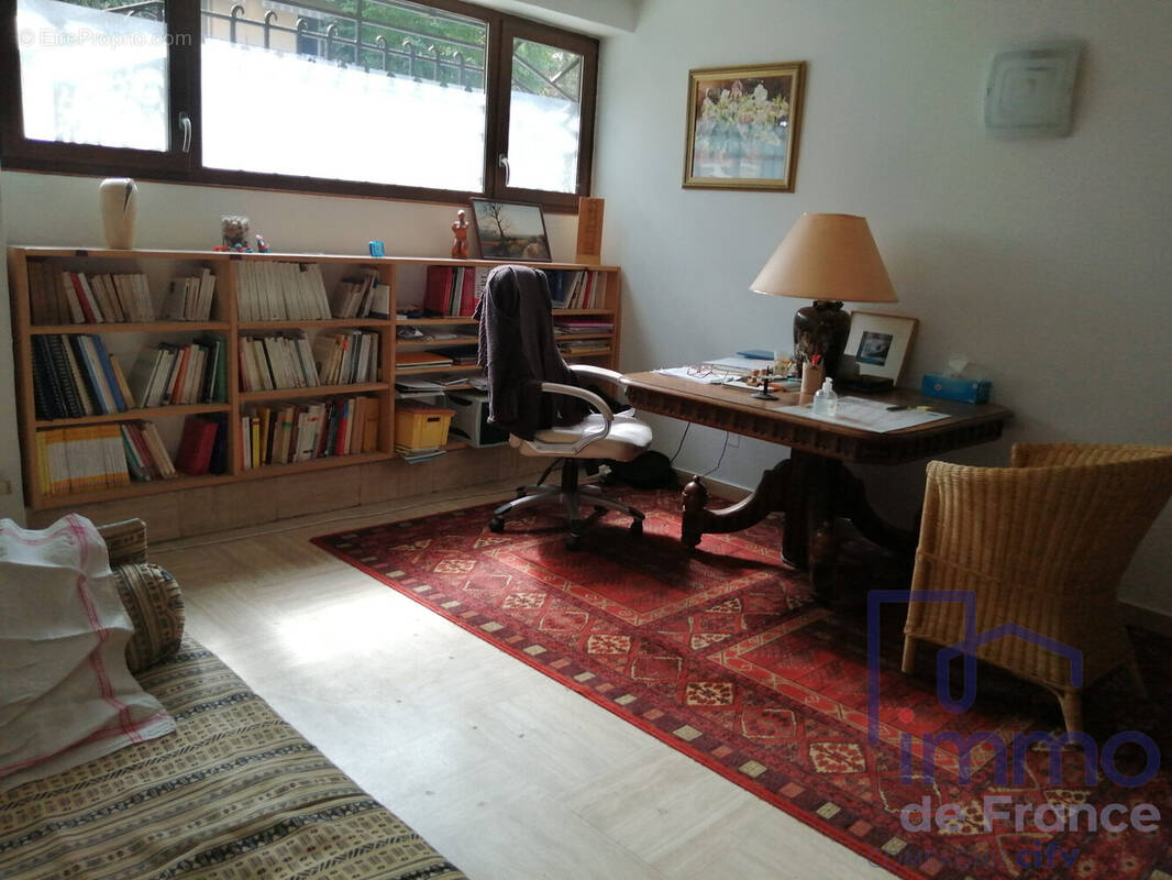 Commerce à VALS-PRES-LE-PUY