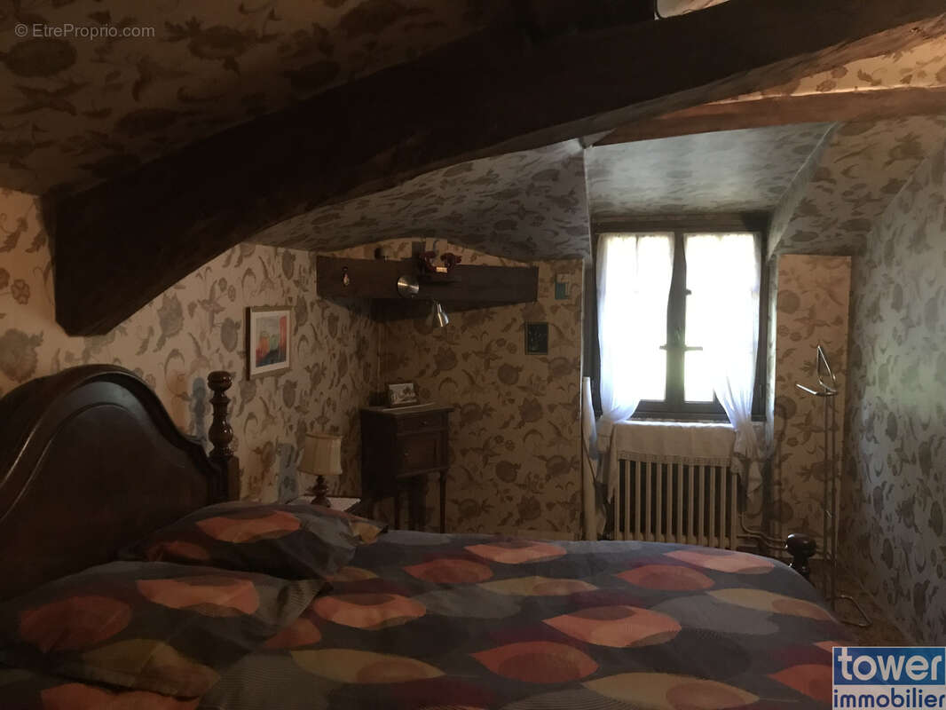 Maison à LAROQUE-TIMBAUT