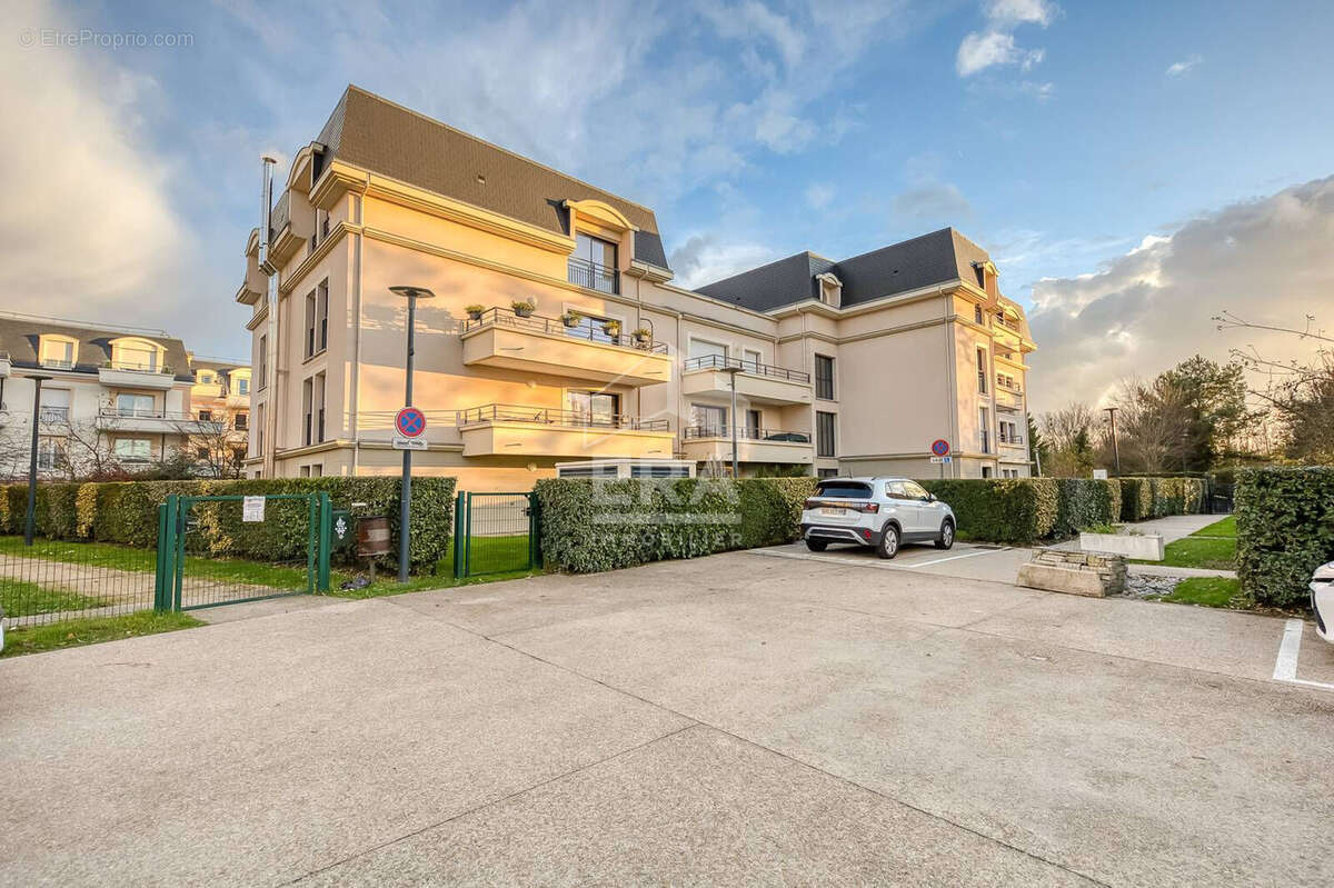 Appartement à EMERAINVILLE