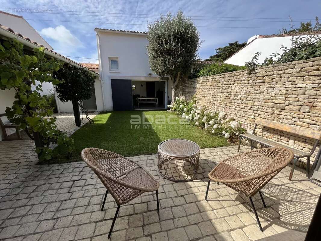 Maison à LES PORTES-EN-RE