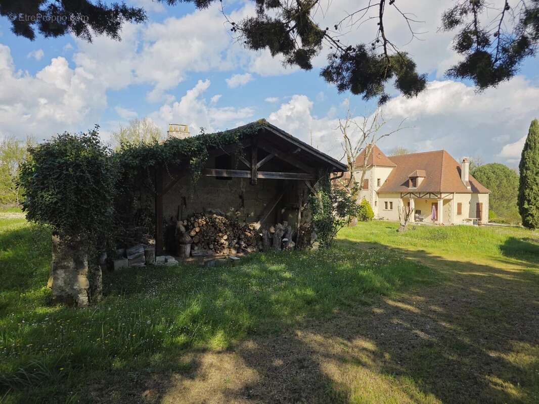 Maison à LAUZUN