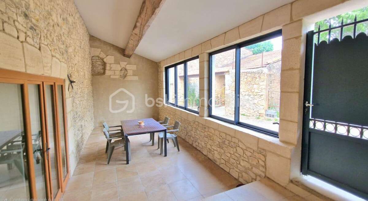 Maison à CREISSAN