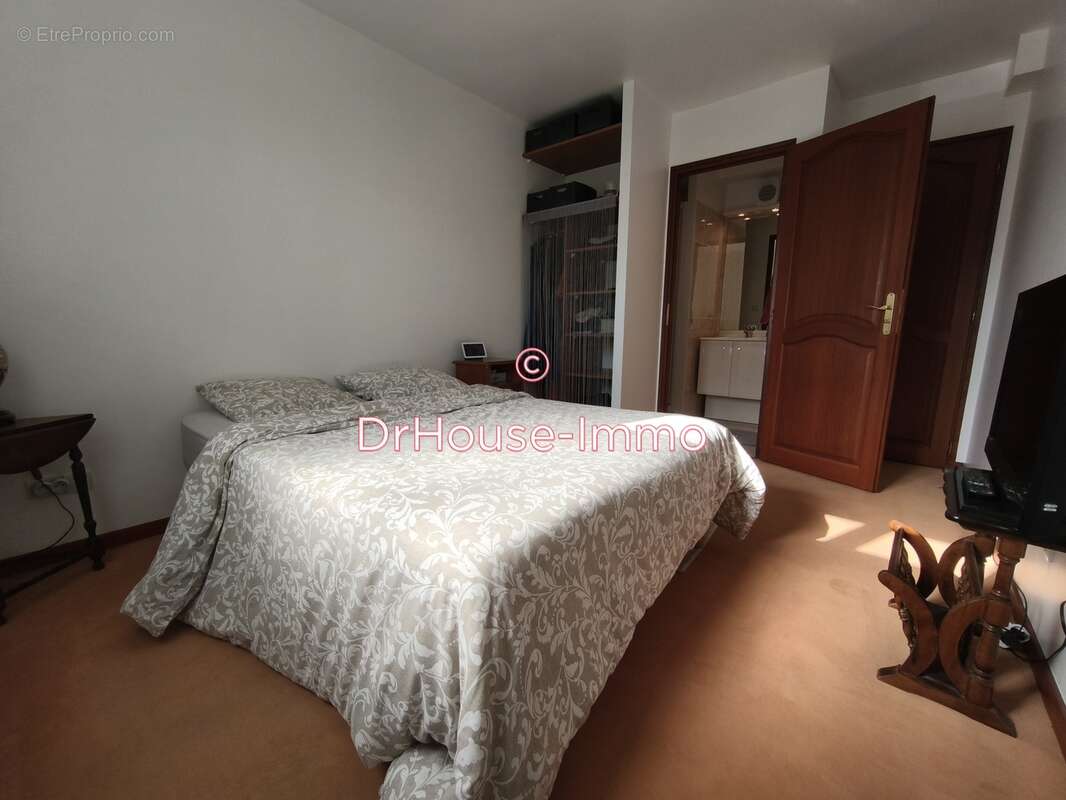 Maison à SAINT-JEAN-DE-LA-MOTTE