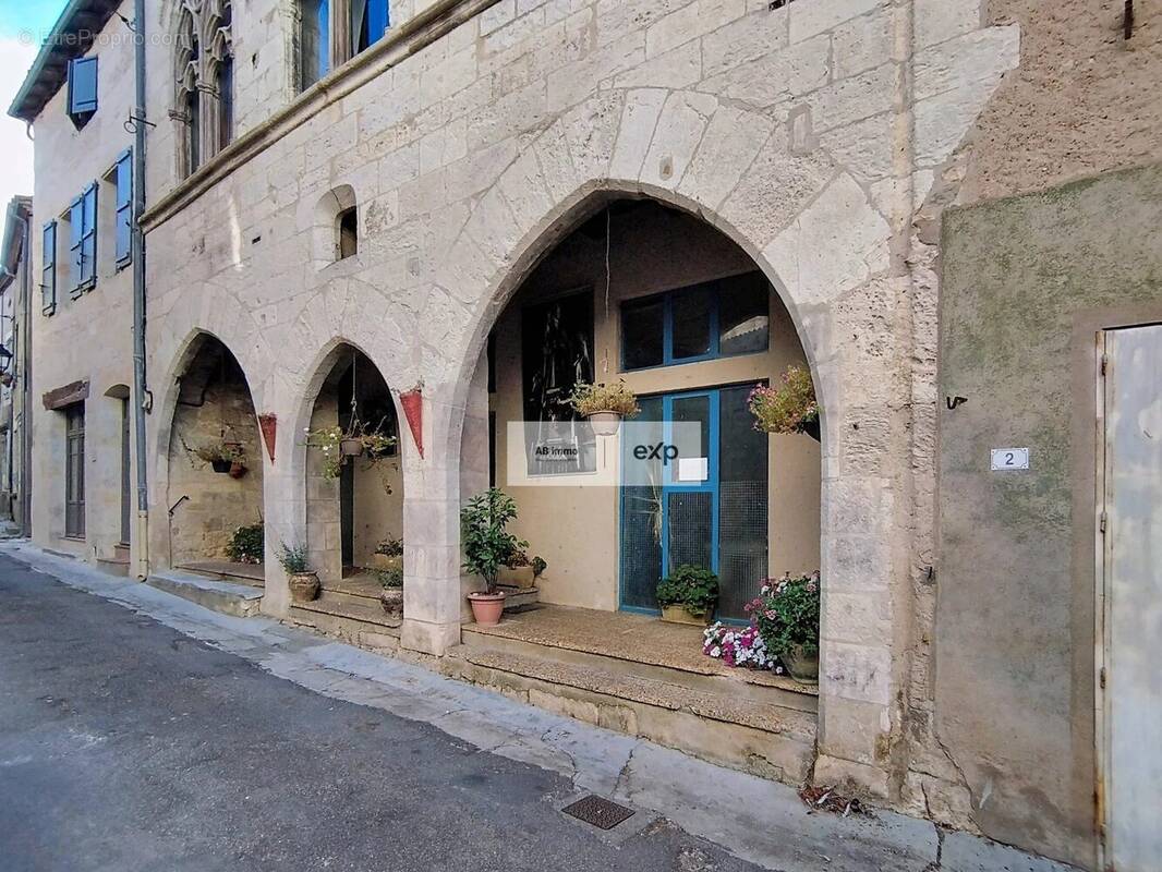 Commerce à PUYLAROQUE