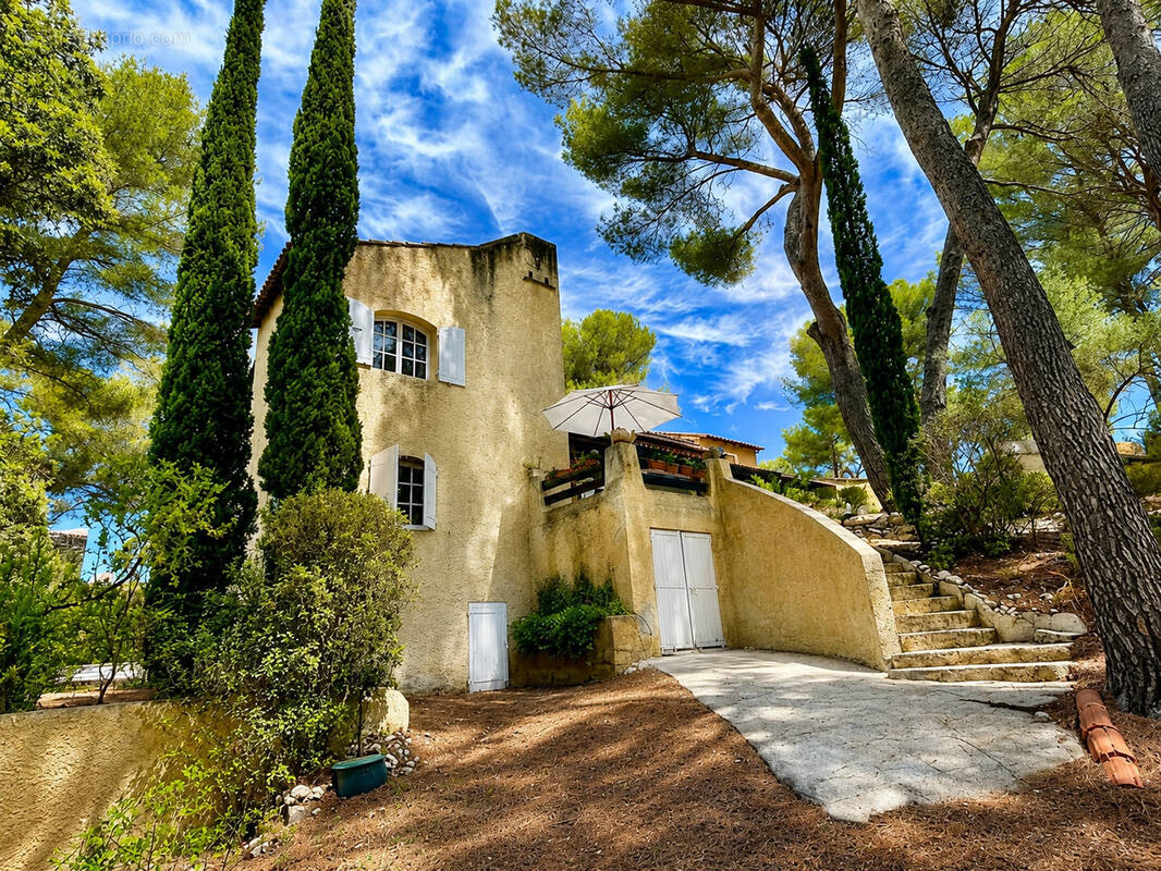 Maison à VENTABREN