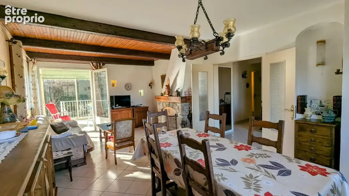 CARCES - Villa sur 3.691m² proche centre - photo 13