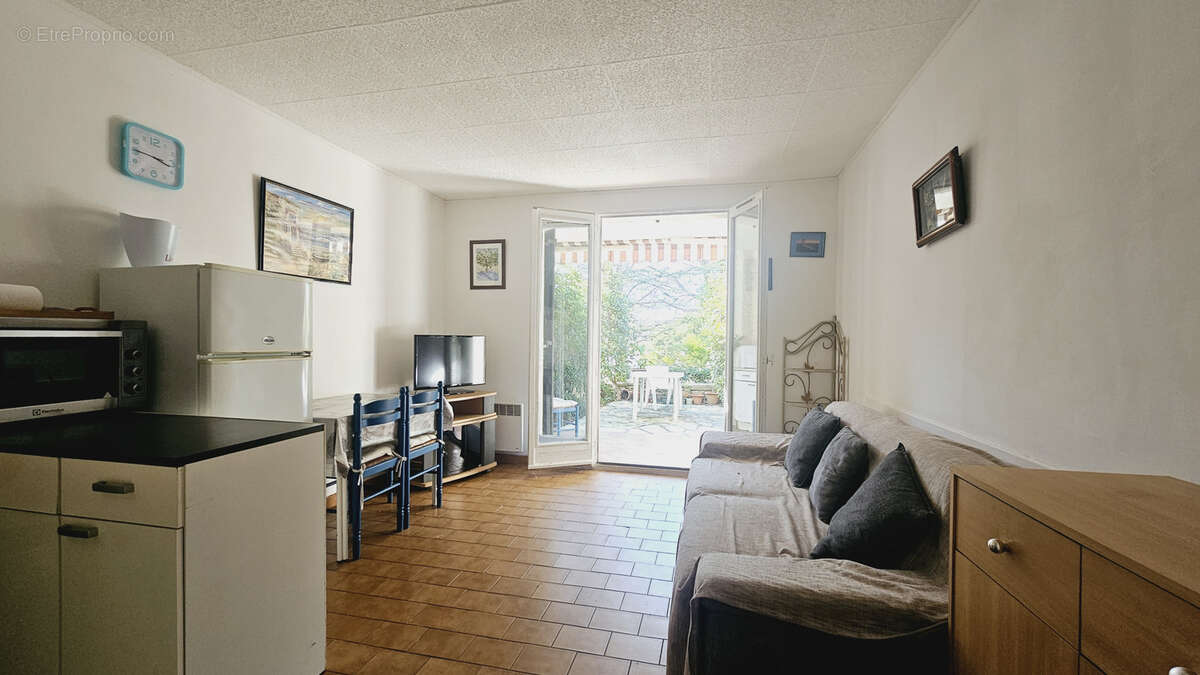 Appartement à SAINT-CYR-SUR-MER