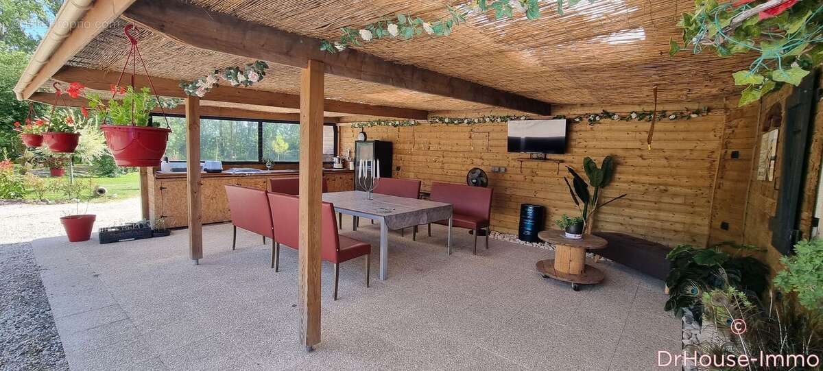 Maison à LE POIRE-SUR-VELLUIRE