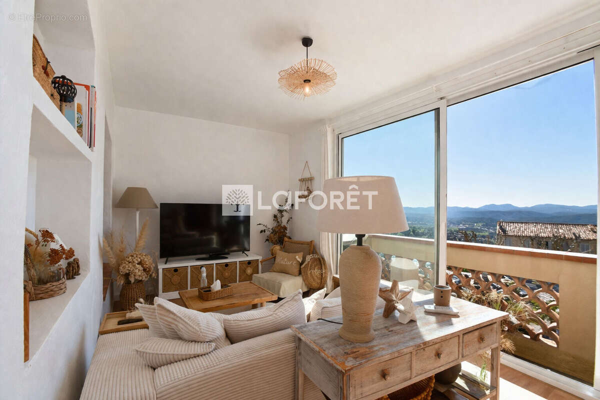 Appartement à MONTAUROUX