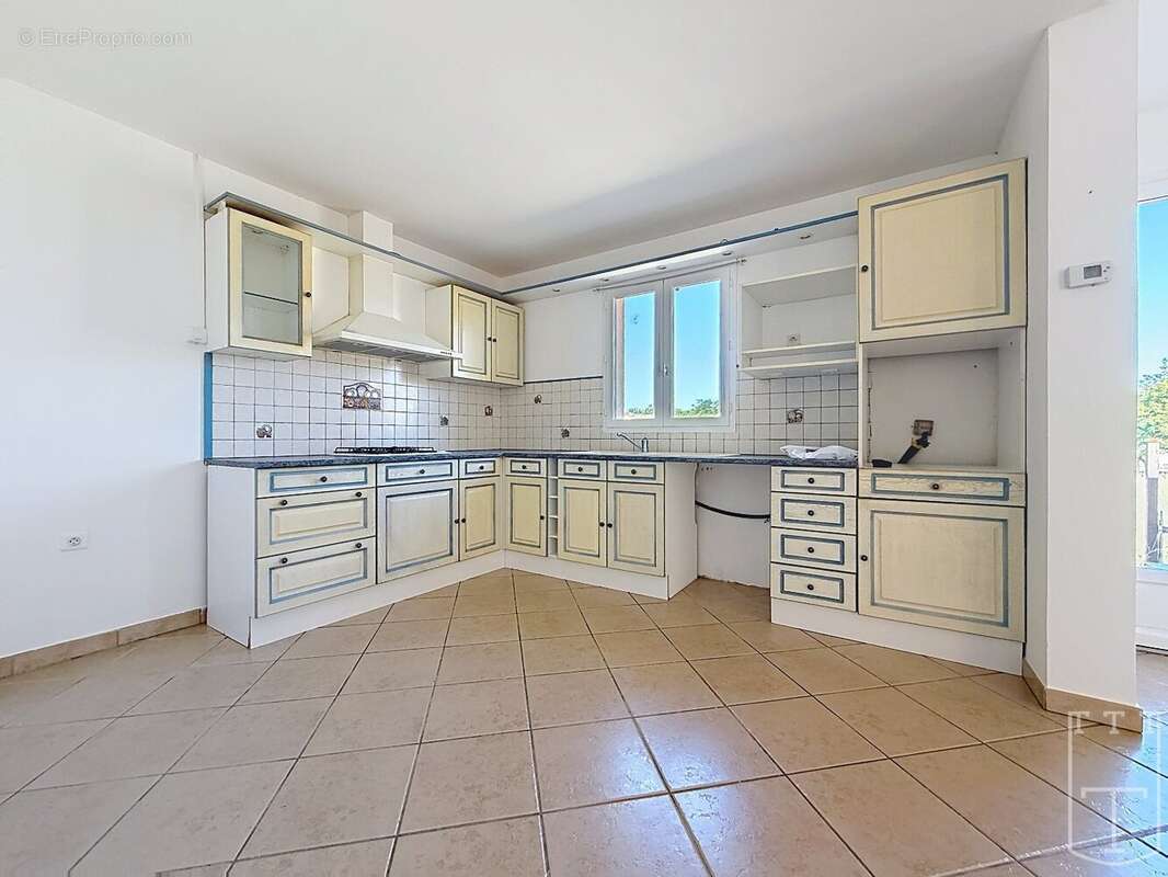 Proche centre RUOMS - Villa 3 chambres - 2 terrasses - photo 6