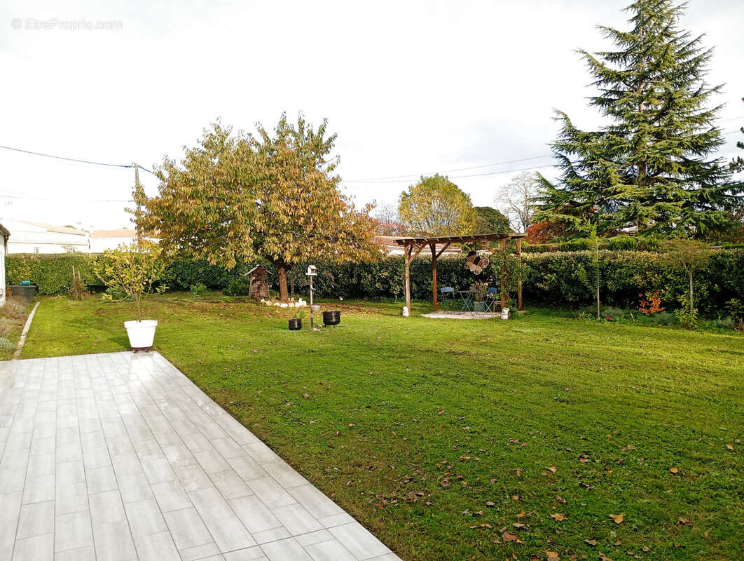 Maison à BOURG-CHARENTE