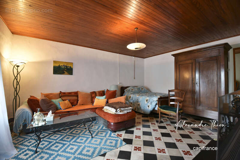 Maison à DOMPIERRE-SUR-VEYLE