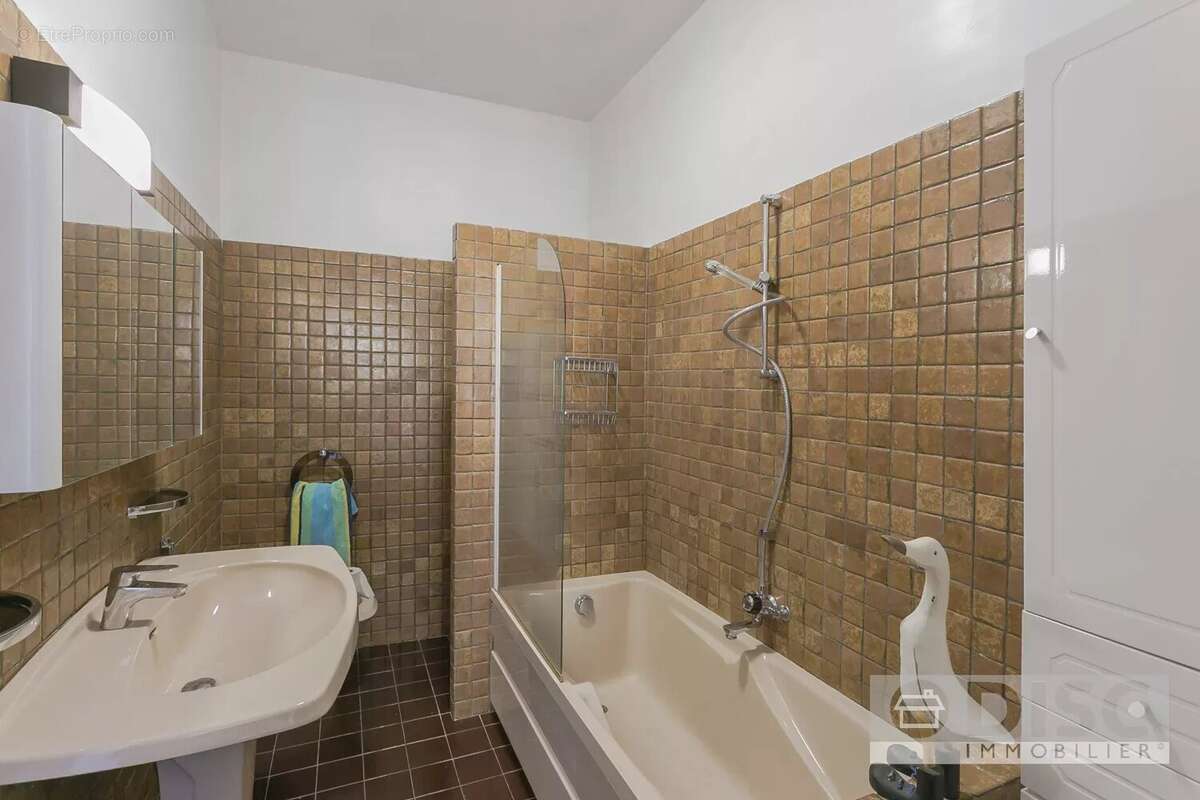 Maison à SAINT-MARTIN-LAGUEPIE