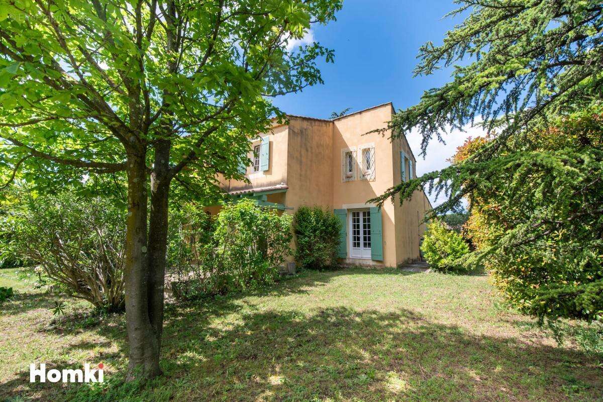 Maison à MORIERES-LES-AVIGNON
