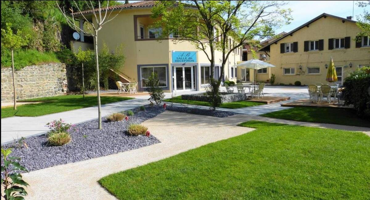 Commerce à L&#039;ARBRESLE