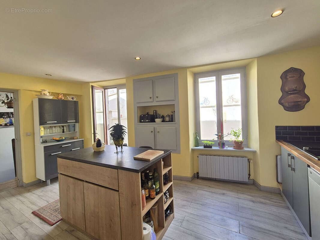 Maison à COUSSAC-BONNEVAL