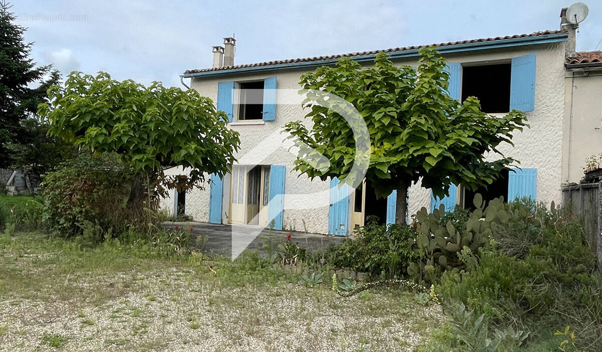 Maison à SABLONS