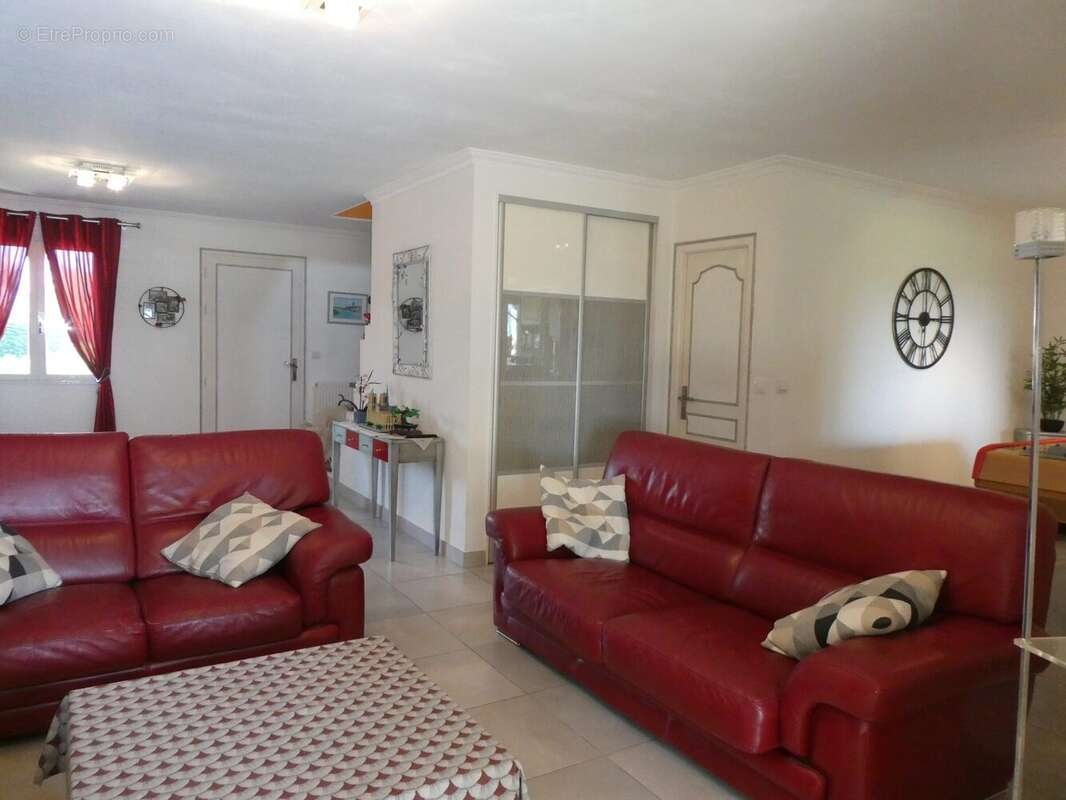 Maison à MONDEVILLE