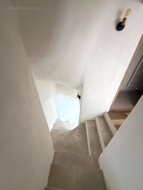 Maison à AIGUINES