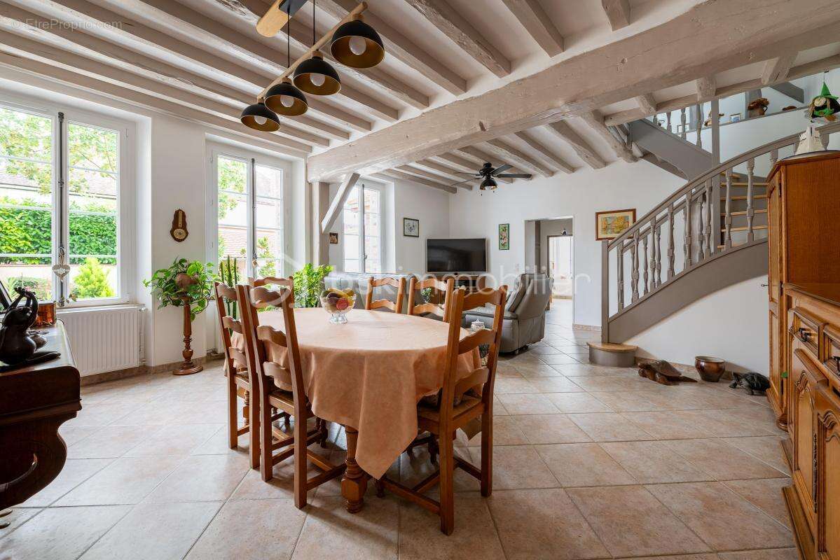 Maison à COURLON-SUR-YONNE