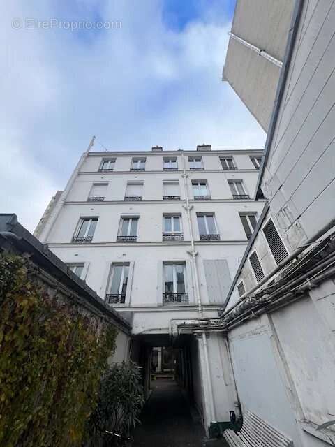 Appartement à PARIS-14E
