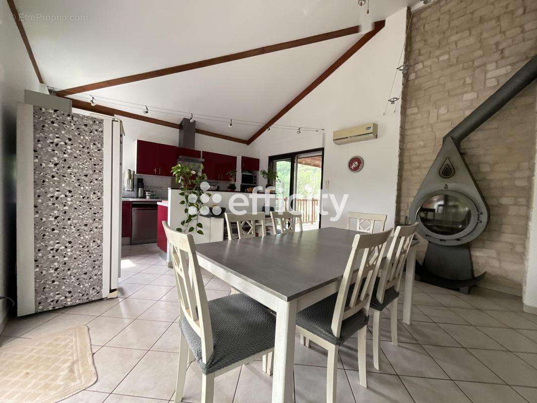 Maison 178 m² à Flaviac  - photo 7