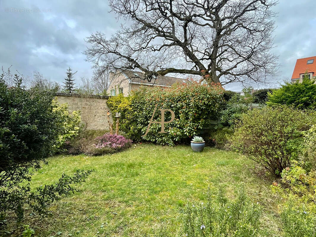 Duplex Saint Germain En Laye 5 pièces avec jardin privatif - photo 7