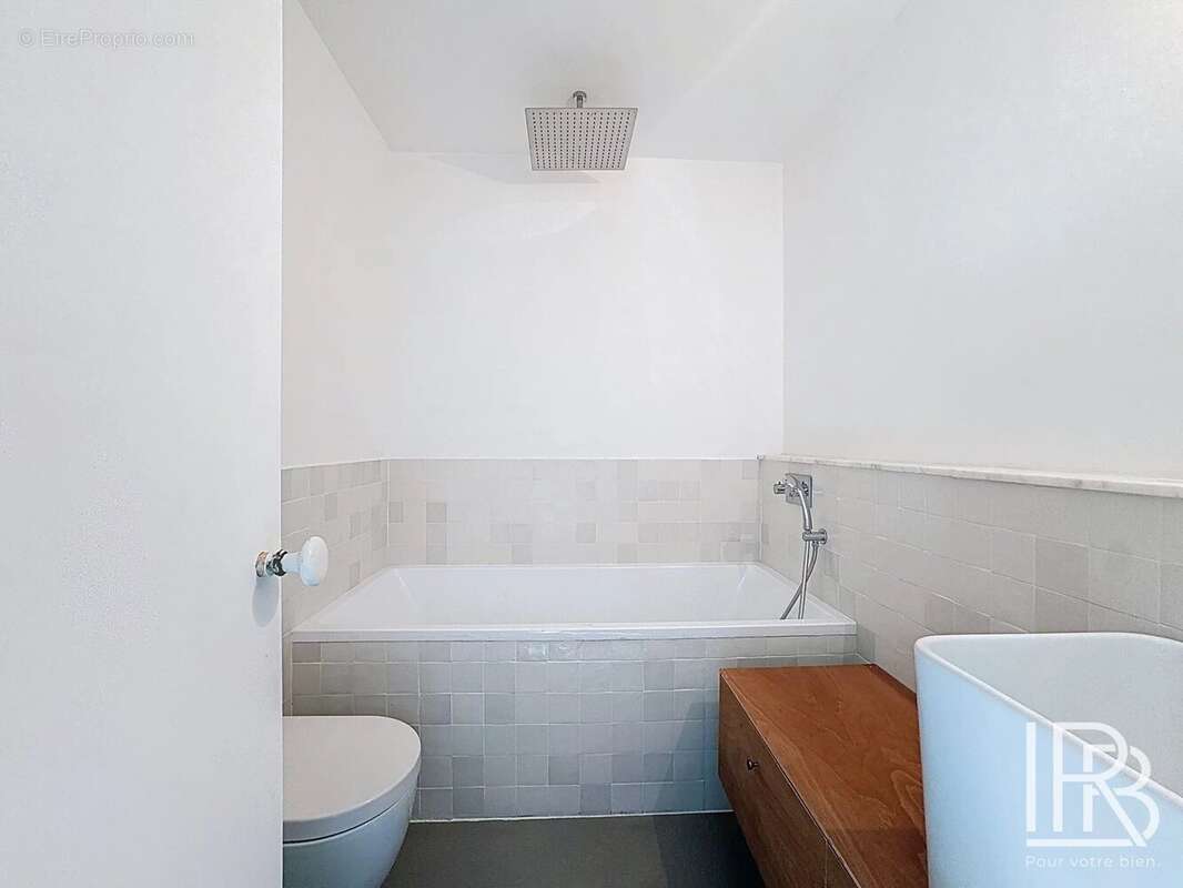 Appartement à MARSEILLE-1E