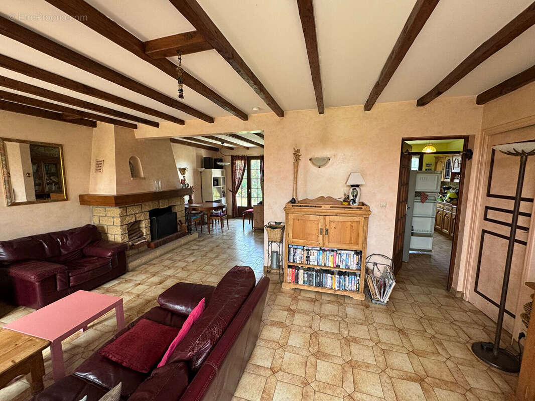 Maison à SAINT-NOM-LA-BRETECHE