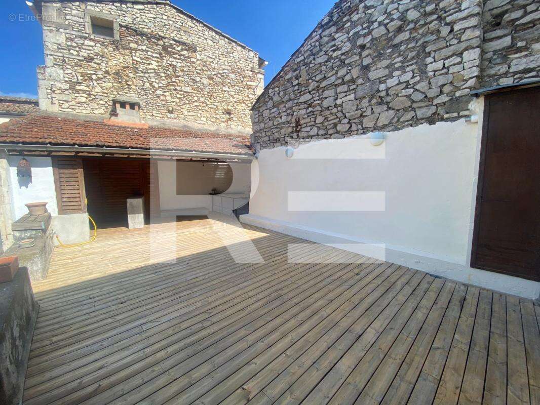 Duplex avec terrasse maison carree nimes - photo 4