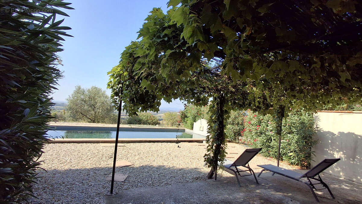 Maison à LA GARDE-ADHEMAR