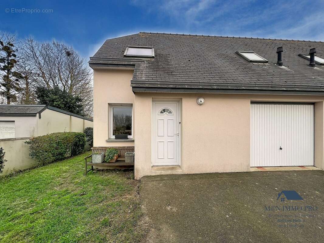 Maison à YFFINIAC