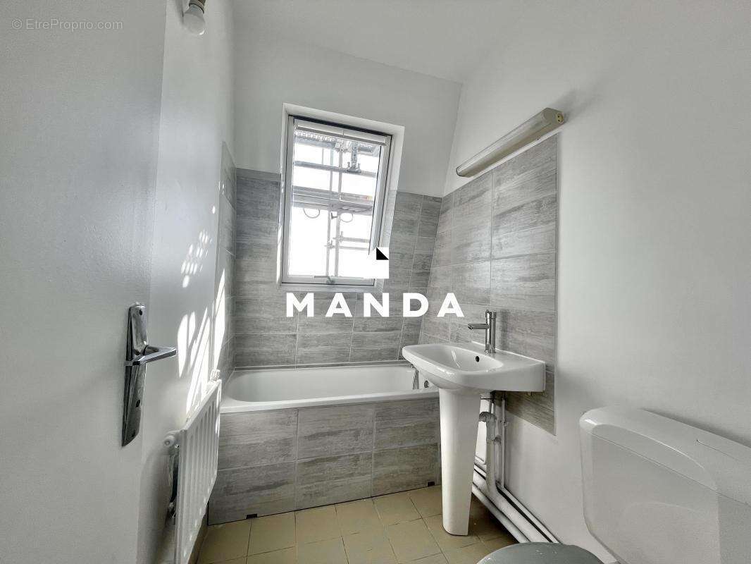 Appartement à AUBERVILLIERS