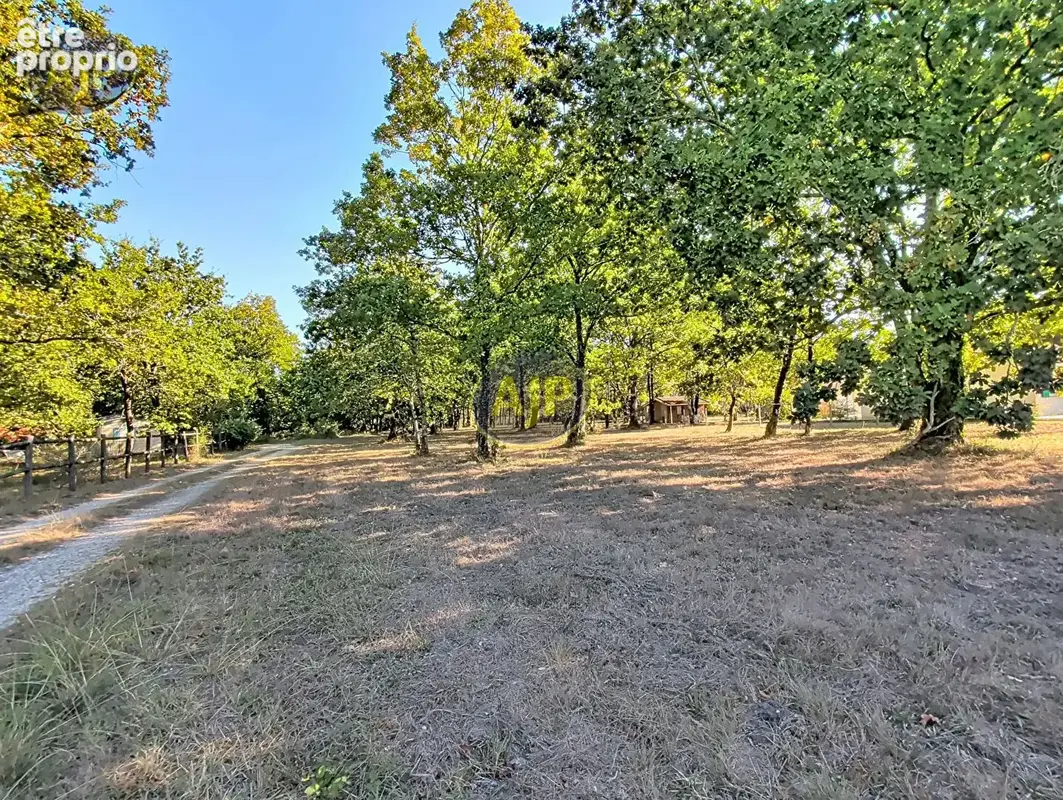 Terrain de 6155 m² dont 1600 m² de constructible - photo 5