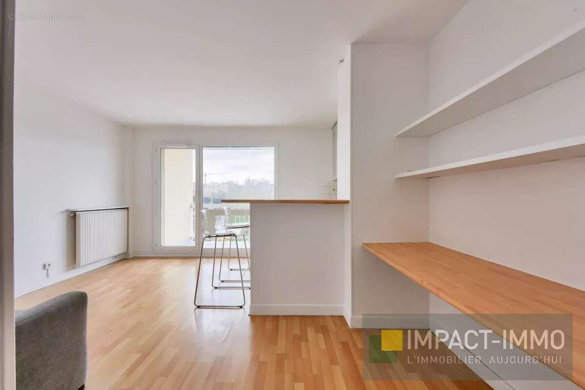 Appartement à COURBEVOIE