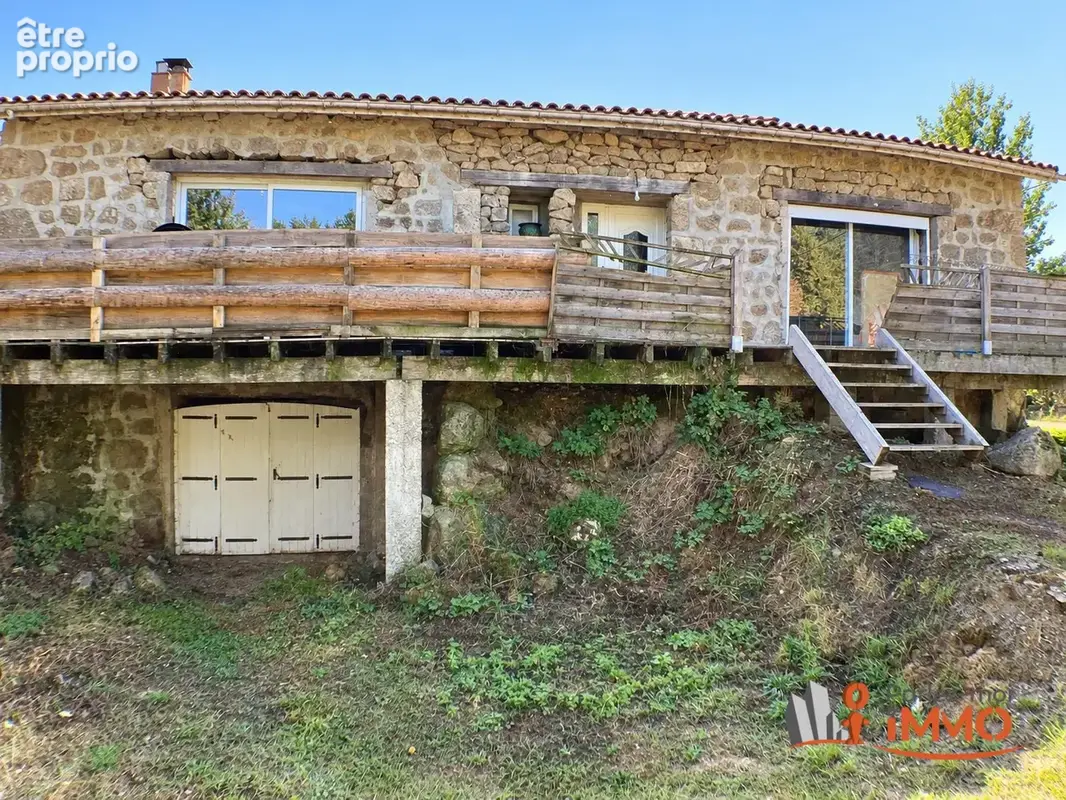 Maison 6 pièces 175 m² à vendre à Estivareilles (42380) - photo 2