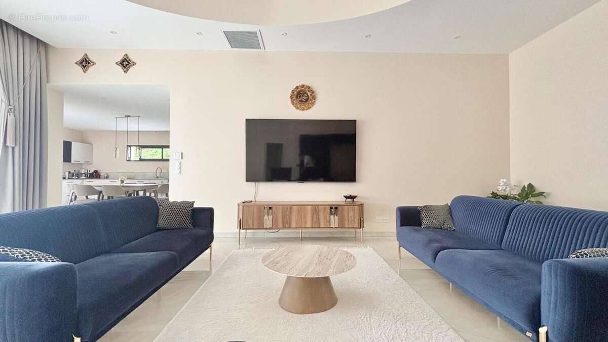 Maison 187 m² à Pompignac  - photo 6