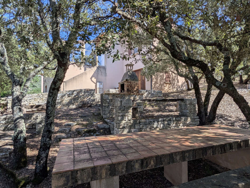 Maison à SAINT-SATURNIN-LES-APT