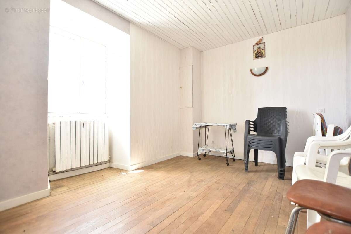 Maison à JUNHAC